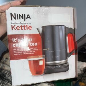 Ninja Kettle in Dark Gray with Silver Base